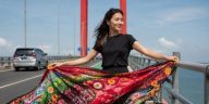 Batik Madura terkenal dengan warna mencolok, motif khas pesisir, dan tradisi turun-temurun dari Bangkalan hingga Sumenep.