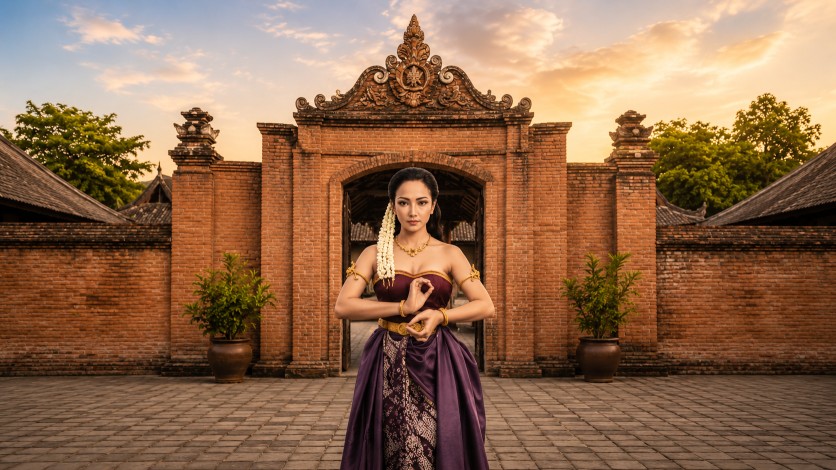 Sejarah Nyi Mas Gandasari, pejuang perempuan Cirebon yang dikenal cantik, sakti, dan berjasa menyebarkan Islam.