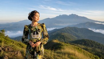 Batik Cianjur Galuh Mukti hadir dengan filosofi budaya, simbol religius, dan nilai pendidikan bagi generasi muda.