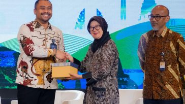 Rakornas Kemenpar 2026 memperkuat kolaborasi pentahelix guna mengakselerasi lima program unggulan pariwisata nasional.