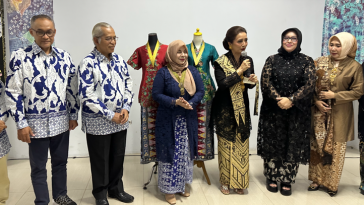 Pameran Kain dan Kebaya Ibu di UMBandung hadirkan edukasi wastra, budaya berkain, dan pelestarian kebaya 20–24 Mei 2026.