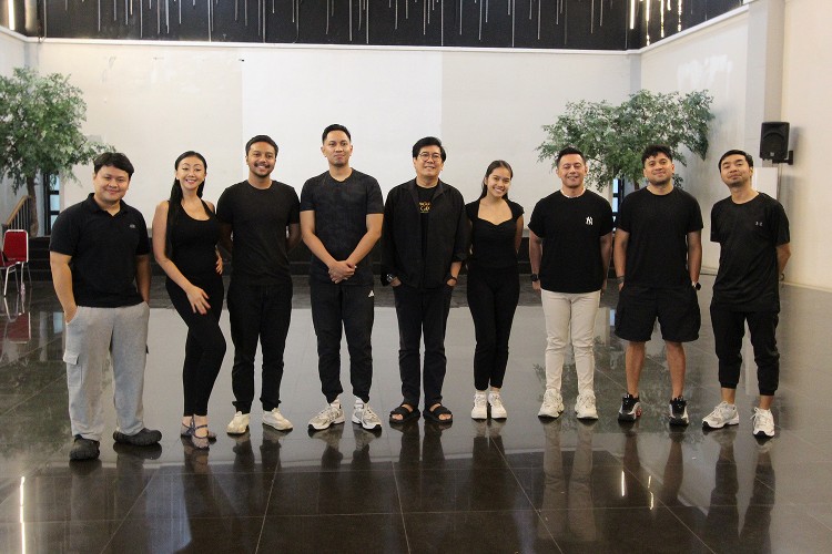 Asri Welas comeback ke panggung teater lewat musikal Sangkala Nyi Mas Gandasari karya Denny Malik dengan sentuhan komedi.