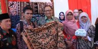 Mengenal ragam motif Batik Tanah Liek Dharmasraya yang terinspirasi flora, fauna, dan budaya Minangkabau.