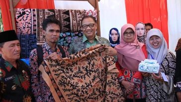 Mengenal ragam motif Batik Tanah Liek Dharmasraya yang terinspirasi flora, fauna, dan budaya Minangkabau.