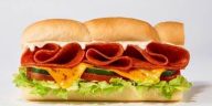Subway® meluncurkan SubSavers, paket sandwich hemat lengkap dengan minuman mulai Rp39 ribu di seluruh outlet Indonesia.