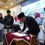 Pemkot Jaktim dorong wajib belajar 13 tahun. Munjirin ajak kolaborasi cegah anak putus sekolah dan perluas akses pendidikan merata.