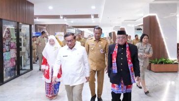 Milad FKKS Jaktim ke-14 dihadiri Pramono Anung, bahas sinergi pendidikan dan ketenagakerjaan demi kesejahteraan warga.