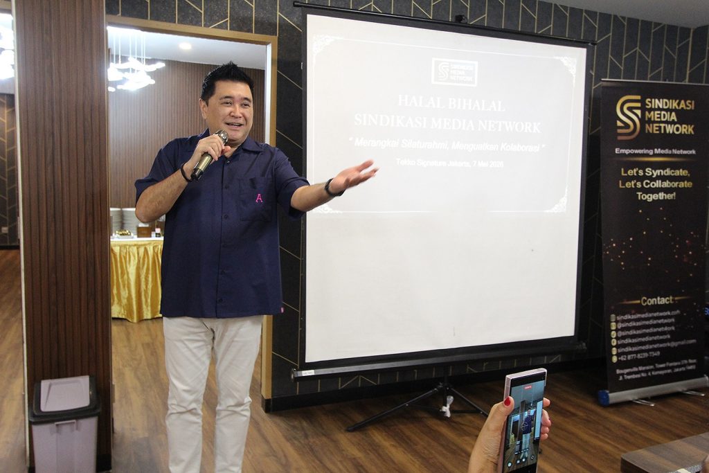 Ketua Dewan Pembina Eduard Rudolf Pangkerego beri sambutan ke anggota Sindikasi Media Network 