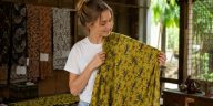 Pelestarian Batik Bakaran Pati menghadapi tantangan modernisasi dan minimnya minat generasi muda terhadap budaya.