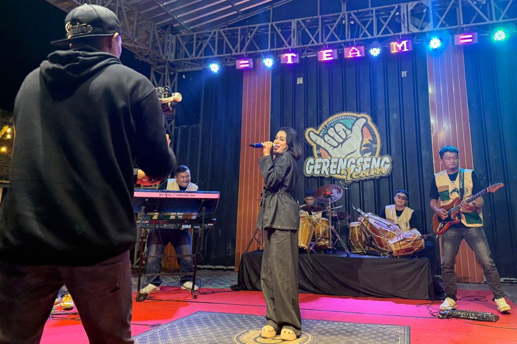Program AKTIF Musik fasilitasi video klip musisi Bandung, dorong distribusi, monetisasi, dan daya saing di platform digital.