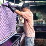Batik Banten memiliki filosofi sejarah kuat dan kini berkembang menjadi tren fashion modern di kalangan anak muda Indonesia.
