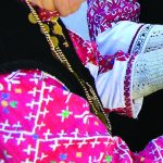 Warisan budaya takbenda seperti batik dan tradisi lisan menjadi identitas bangsa yang harus dijaga lintas generasi.