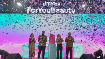Wamen Ekraf Irene Umar apresiasi TikTok ForYouBeauty 2026 sebagai ajang kolaborasi brand lokal menuju pasar global.