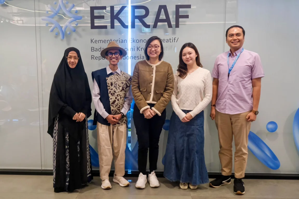 Kementerian Ekraf mendukung Rasi Creativity, instalasi kapal pinisi interaktif yang melibatkan seniman dan kreator di Jakarta.