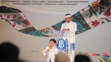 Dedi Mulyadi usulkan insentif bulanan bagi pembatik agar mengajar generasi muda demi menjaga warisan budaya Jawa Barat. Foto: Istimewa
