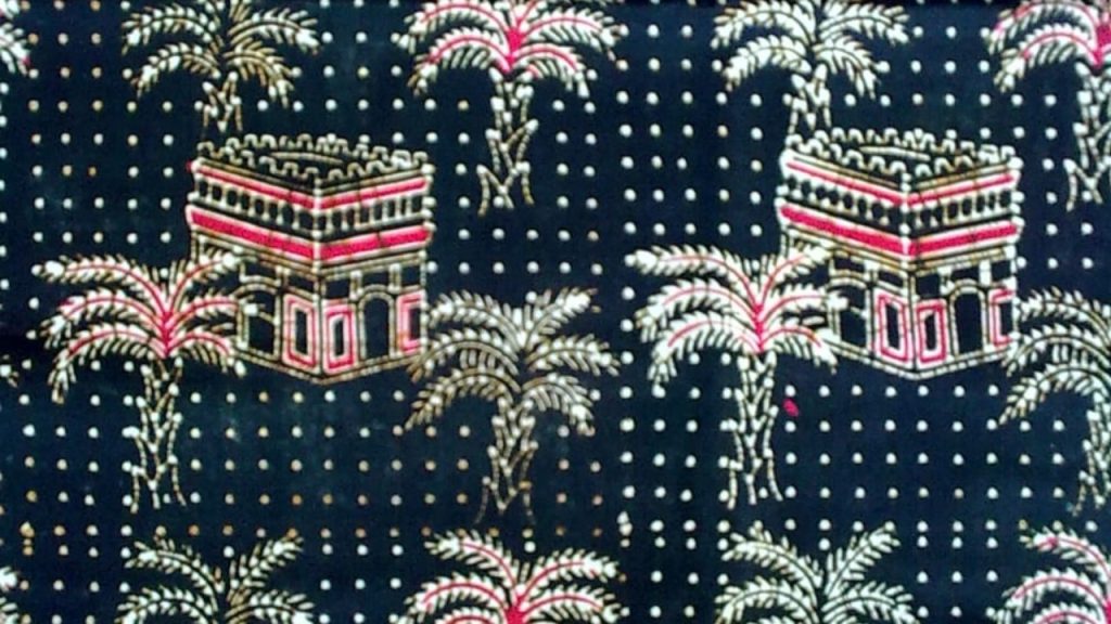 Sejarah Batik Kediri berkembang dari kawasan Sungai Brantas menjadi identitas budaya melalui motif lokal dan kreativitas para perajin.