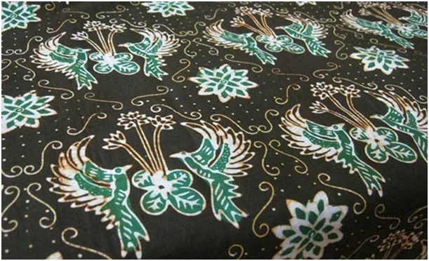 Sejarah Batik Kediri berkembang dari kawasan Sungai Brantas menjadi identitas budaya melalui motif lokal dan kreativitas para perajin.