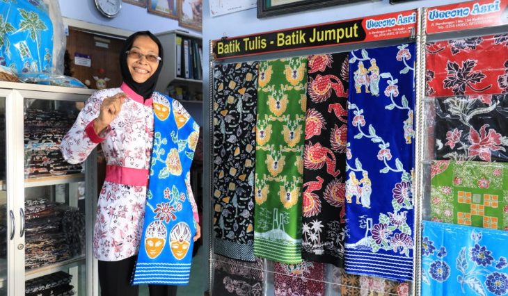 Sejarah Batik Kediri berkembang dari kawasan Sungai Brantas menjadi identitas budaya melalui motif lokal dan kreativitas para perajin.