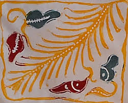 Mengenal Batik Kluwung Indramayu, motif batik pesisir dengan filosofi mendalam, warna khas, dan nilai budaya yang diwariskan turun-temurun.