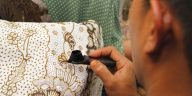 Mengenal ragam motif Batik Tulungagung, mulai dari Nglorot hingga Sido Mukti. Setiap motif memiliki karakter visual dan filosofi yang memperkaya warisan budaya Jawa Timur.