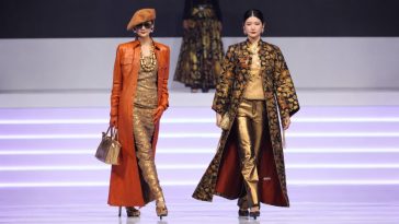 Poppy Dharsono hadir di BTN Grand Gala 2024 dengan koleksi sustainable fashion berbahan tenun biji kapas ramah lingkungan.