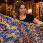 Kenali perbedaan gaya Batik Tiga Negeri dari Solo, Yogyakarta, Lasem, Pekalongan, Batang, dan Cirebon beserta ciri khasnya.