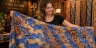 Kenali perbedaan gaya Batik Tiga Negeri dari Solo, Yogyakarta, Lasem, Pekalongan, Batang, dan Cirebon beserta ciri khasnya.