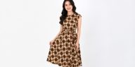Warna dalam Batik Kawung menyimpan makna filosofi tentang pengendalian nafsu, karakter manusia, dan kebijaksanaan hidup.