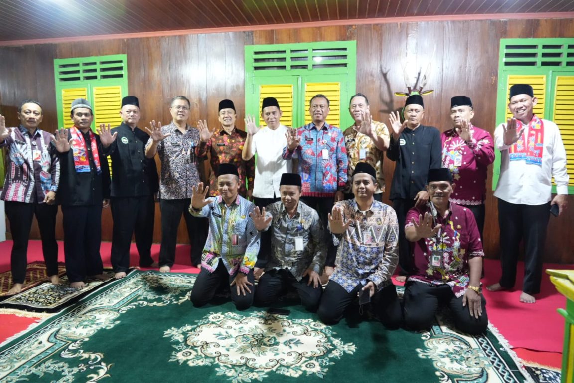 Wali Kota Munjirin dukung Hajat Bumi Kramat Ganceng di Pondok Ranggon untuk melestarikan budaya dan menggerakkan UMKM warga.