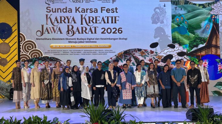 Komarudin Kudiya Perkenalkan Batik AI "Kepak Sayap Burung Rajawali" di Sunda Karsa Festival–Karya Kreatif Jawa Barat 2026