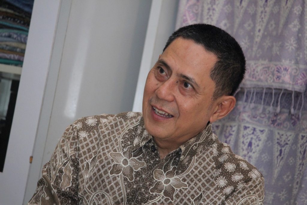 Profil Wirasno, pemilik Canting Wira dan Ketua APBJ, yang konsisten mengembangkan batik Jawa Timur dan membina para perajin.