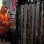 Ragam motif Batik Kediri, mulai dari Simpang Lima Gumul, Gunung Kelud, Nanas Podang hingga Padma Gurdha yang beidentitas lokal.