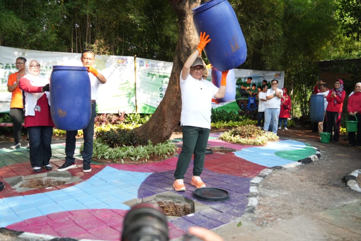 Pramono Anung dorong Biopori Jumbo RW 014 Pondok Kelapa direplikasi di Jakarta untuk memperkuat pengelolaan sampah menuju zero waste.