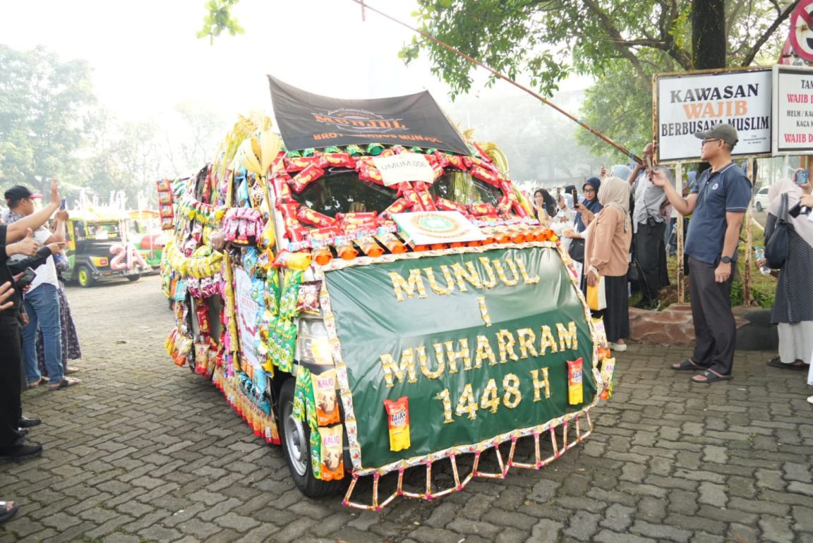 Pawai 125 kendaraan hias semarakkan Tahun Baru Islam 1448 H di Jakarta Timur, dorong ukhuwah dan pergerakan ekonomi warga.