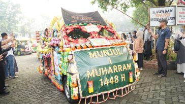 Pawai 125 kendaraan hias semarakkan Tahun Baru Islam 1448 H di Jakarta Timur, dorong ukhuwah dan pergerakan ekonomi warga.