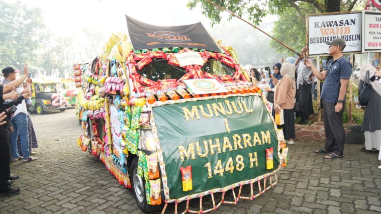 Pawai 125 kendaraan hias semarakkan Tahun Baru Islam 1448 H di Jakarta Timur, dorong ukhuwah dan pergerakan ekonomi warga.