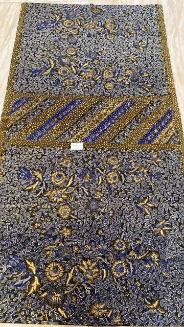 Pelajari prinsip sanggit Batik Lasem agar desain sarung lebih indah, simetris, nyaman dikenakan, dan tetap menjaga tradisi budaya.