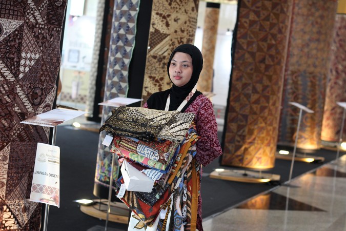 Galeri foto Pameran Puspa Nuswantara 2026, dokumentasi perhelatan batik asli Indonesia yang sukses digelar di JICC Jakarta, 8–12 Juli 2026.