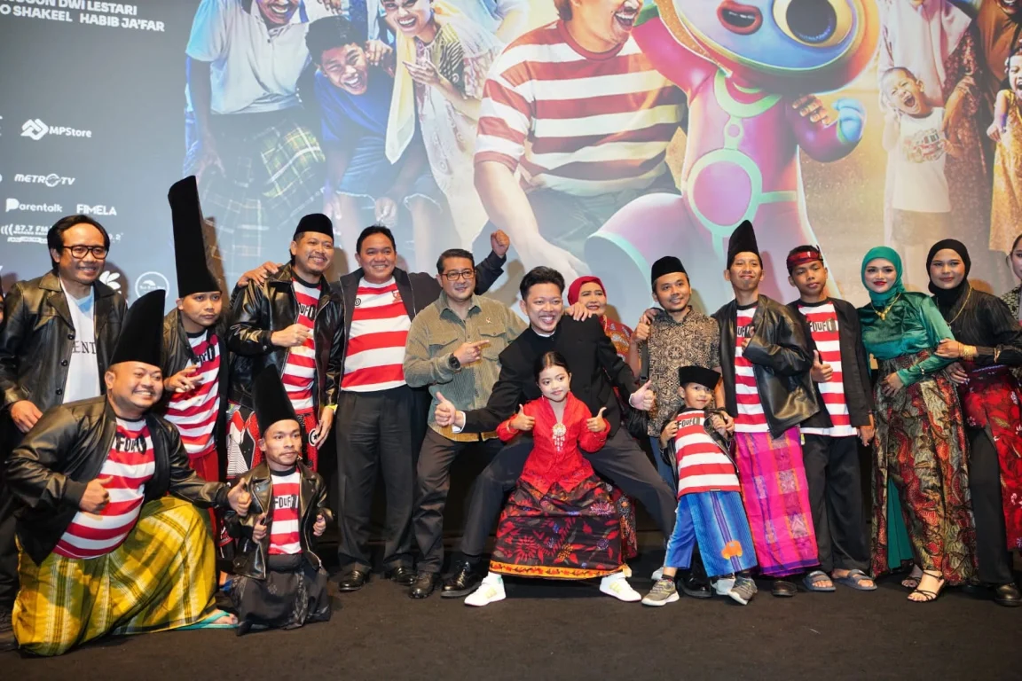 Film Foufo diapresiasi Teuku Riefky Harsya karena mengangkat budaya Madura, melibatkan talenta lokal, dan memperkuat ekonomi kreatif.
