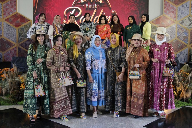 Galeri foto Pameran Puspa Nuswantara 2026, dokumentasi perhelatan batik asli Indonesia yang sukses digelar di JICC Jakarta, 8–12 Juli 2026.
