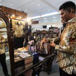Galeri foto Pameran Puspa Nuswantara 2026, dokumentasi perhelatan batik asli Indonesia yang sukses digelar di JICC Jakarta, 8–12 Juli 2026.