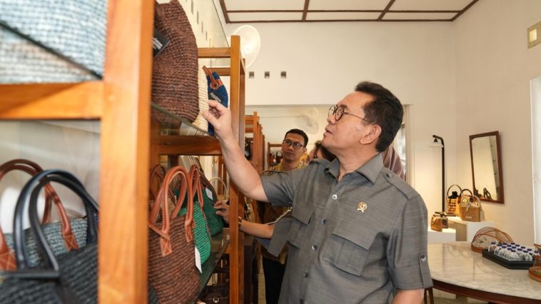 Mendag Budi Santoso mendorong UMKM Yogyakarta memperluas pasar ekspor melalui business matching, TEI, dan jaringan dagang RI.