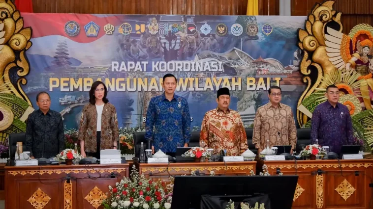 Menpar usulkan pokja lintas kementerian percepat pembangunan infrastruktur Bali senilai hingga Rp444,6 triliun demi pariwisata berkelanjutan.