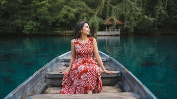 Kenali ragam motif batik Majalengka beserta makna dan inspirasinya, mulai dari Gedong Gincu hingga Kota Angin yang khas.