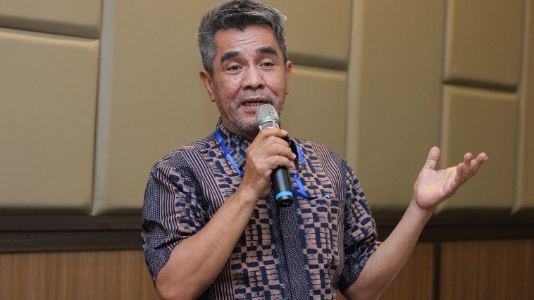 Dudung Alie Syahbana mengungkap perjalanan dari perajin biasa hingga meraih Asia Pacific Craft Master Award dan pengakuan dunia.