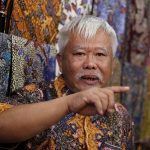 Santoso Hartono mengungkap ancaman batik printing, pentingnya IG Batik Lasem, dan harapannya menjaga warisan batik tulis Indonesia.