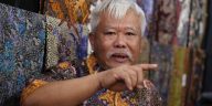 Santoso Hartono mengungkap ancaman batik printing, pentingnya IG Batik Lasem, dan harapannya menjaga warisan batik tulis Indonesia.