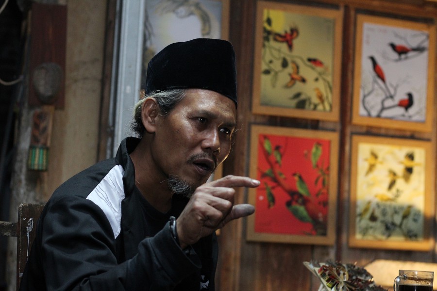 Nur Rohmat Batik Dongaji mengungkap batik sebagai sistem pengetahuan, spiritualitas, dan warisan budaya Nusantara.