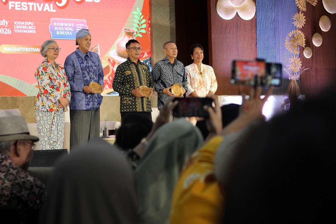 Afif Syakur menegaskan batik bukan sekadar motif, tetapi warisan budaya yang menyatukan filosofi, sejarah, dan identitas bangsa.