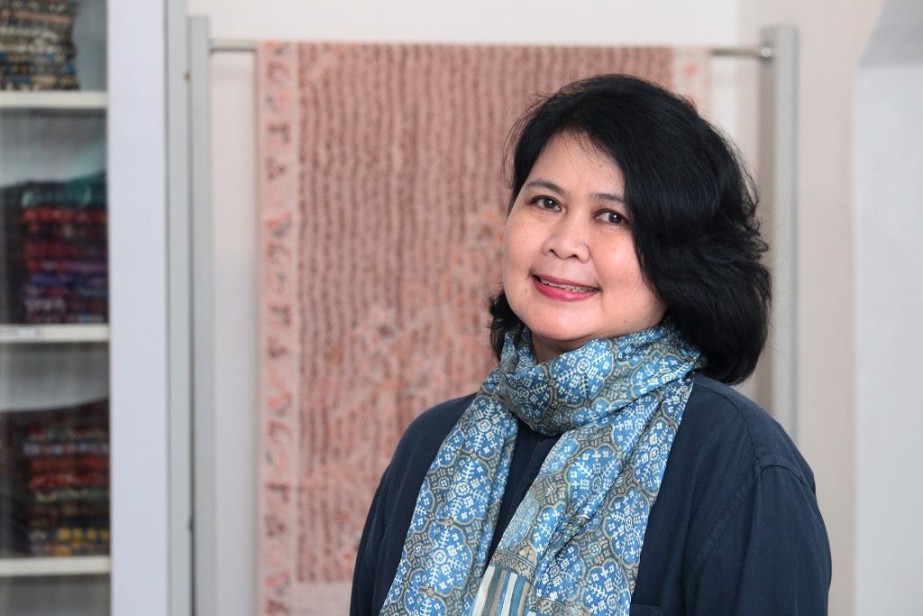 Nita Kenzo mengungkap perjalanan mengembangkan batik indigo, memberdayakan pembatik, dan membawa warisan Indonesia ke dunia.